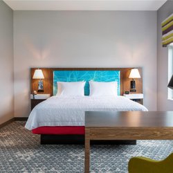 Hampton Inn & Suites Marshfield - Guest room