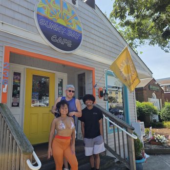 Sunny Bay Cafe - Celebrating Summer before Fall arrives - American Near Me - Rehoboth Beach, Delaware Sunny Bay Cafe - Celebrating Summer before Fall arrives - American Near Me - Rehoboth Beach, Delaware