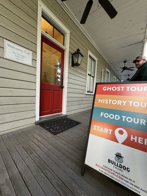 Bulldog Tours by null