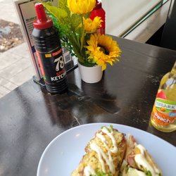 Highlander's Grill - Highlander Zapiekanka & Timbark apple peach drink