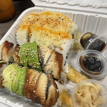 Bai Plu Thai & Sushi - Crunchy Spicy Tuna Roll & Electric Eel Roll - Sushi Bars Near Me - Long Beach, California Bai Plu Thai & Sushi - Crunchy Spicy Tuna Roll & Electric Eel Roll - Sushi Bars Near Me - Long Beach, California