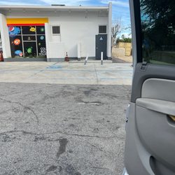 Shell - Empty lot