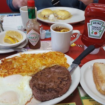 Cozy Corner Cafe - Eggs over easy, hash browns, toast, and a hambuger steak cooked rare. Washed down with a a hot mug of Lipton Tea w/ lemon. Outstanding! - Breakfast & Brunch Near Me - Mesa, Arizona