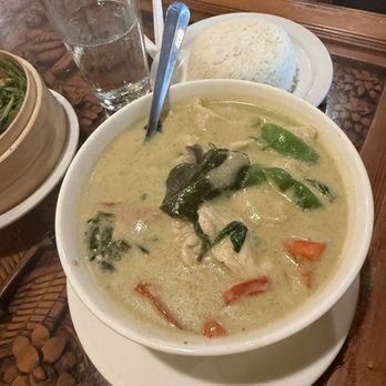 Thai Elephants Restaurant - Chicken Green Curry - Thai Near Me - Charleston, South Carolina Thai Elephants Restaurant - Chicken Green Curry - Thai Near Me - Charleston, South Carolina