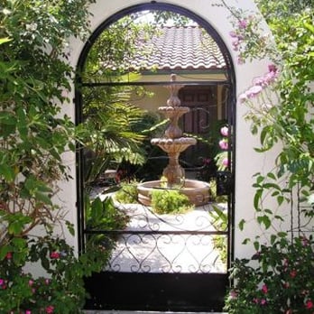 Quality Fence Company - Courtyard Gate - General Contractors Near Me