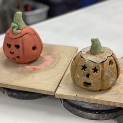 Art Off Center - Pinch Pot pumpkins made in our Mommy and Me class.