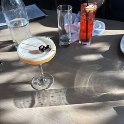 Vosh Lakewood - Dirty shirley and amaretto sour