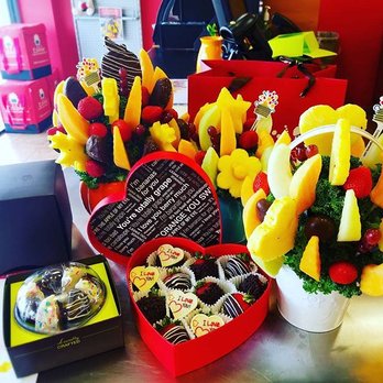Edible Arrangements - a variety of fruits and sweets - Juice Bars & Smoothies Near Me - Miami, Florida Edible Arrangements - a variety of fruits and sweets - Juice Bars & Smoothies Near Me - Miami, Florida