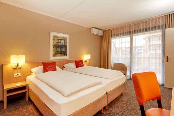H4 Hotel Arcadia Locarno by null