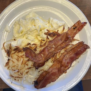 Denny's - Greasy egg whites and all things super greasy and not crispy - Breakfast & Brunch Near Me - Attleboro, Massachusetts