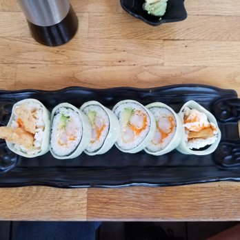 Hanana - Tempura prawn foto maki - Sushi Bars Near Me - Richmond, XGL