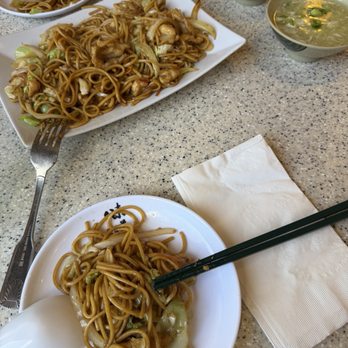 Kung Fu Noodle - Chicken chow mein and egg drop soup - Dim Sum Near Me - Vista, California