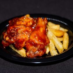 3 Island Gs Mobile Cuisine - Smoked BBQ Wings