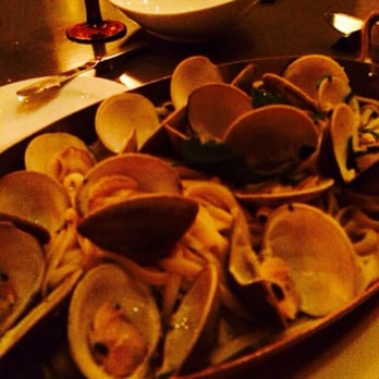 Mooo.... Beacon Hill - The linguine and clams were really good and a very generous serving. - Steakhouses Near Me - Boston, Massachusetts