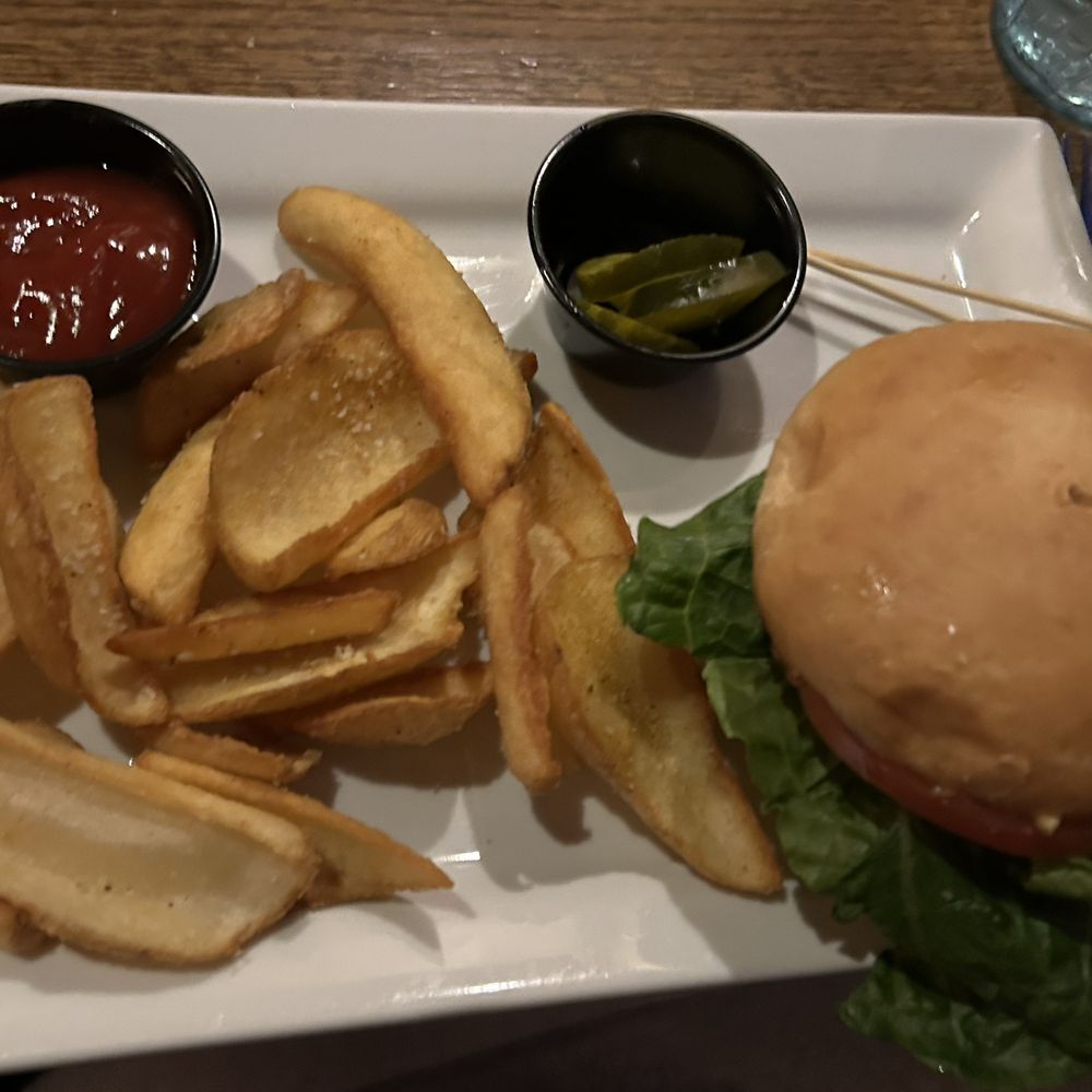 Red Fox Bar & Grille - Fox Smash Burger - American Near Me - Jackson, New Hampshire Red Fox Bar & Grille - Fox Smash Burger - American Near Me - Jackson, New Hampshire
