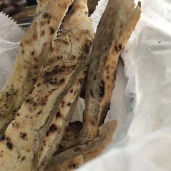 Aumm Aumm - Complimentary bread for the table with olive oil. - Wine Bars Near Me - North Bergen, New Jersey