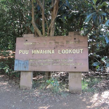 Waipo'o Falls - entrance to the waipoo falls are on the left side. - Hiking Near Me - Waimea, Hawaii