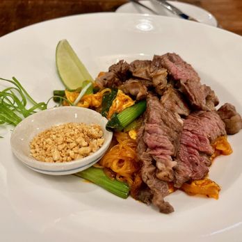Thai D Jing - Beef Pad Thai - Thai Near Me - Gretna, Louisiana