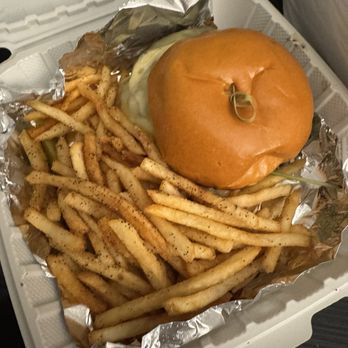 Iron Cedar - Smash burger - Meaderies Near Me - Cheektowaga, New York