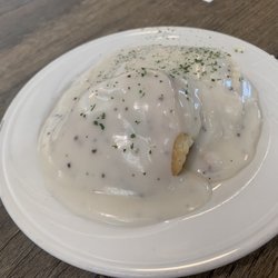 Mateo’s Restaurant - Biscuits and gravy that came as a side to my skillet
