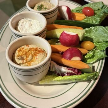 Mr B’s Tavern - Crudite platter - American Near Me - West Palm Beach, Florida Mr B’s Tavern - Crudite platter - American Near Me - West Palm Beach, Florida