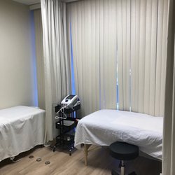 Dr. Thomas Wong Chiropractic - Therapy room