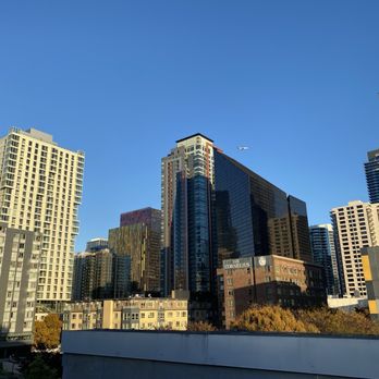 Cornelius Apartments - Views of the historic Cornelius building from the Belltown Inn rooftop lounge. - Apartments Near Me - Seattle, Washington