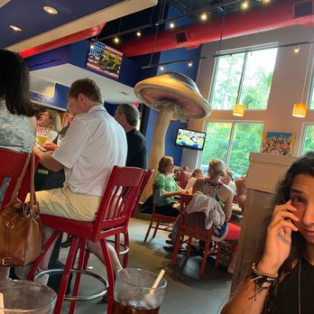 Mellow Mushroom Mount Pleasant - Pizza Near Me - Mount Pleasant, South Carolina
