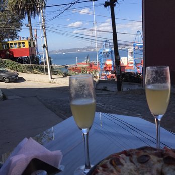 Vinizio - From the outside bench and table - Wine Bars Near Me - Valparaíso, VS