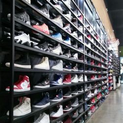 Shoe Palace