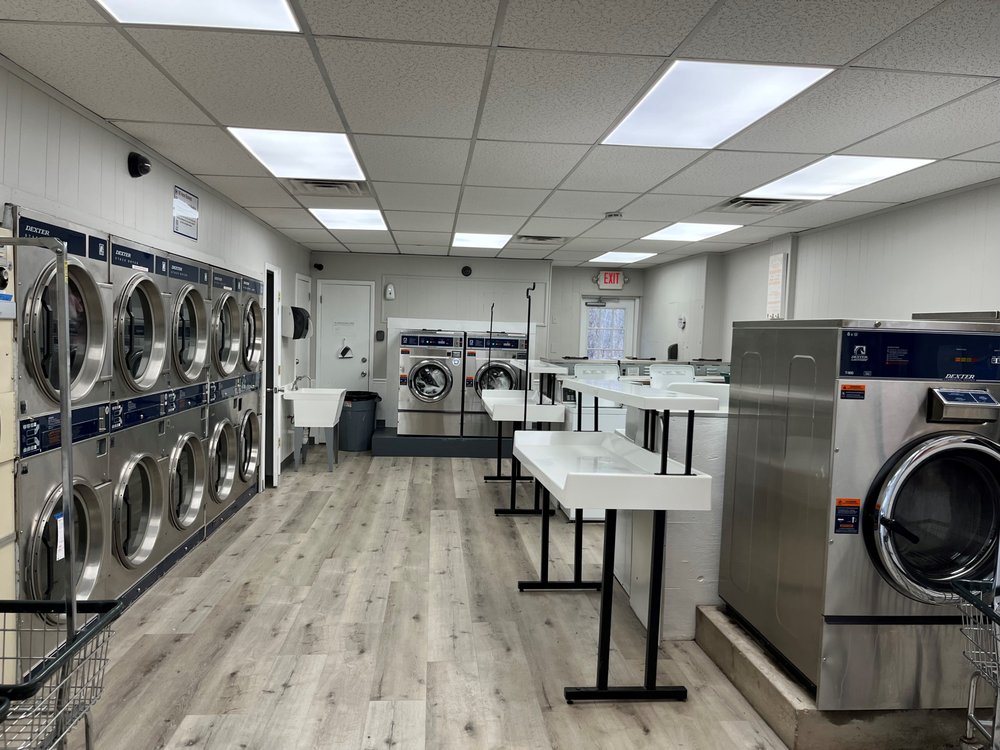 THE SCHWENKSVILLE LAUNDROMAT Updated September 2024 698 Main St