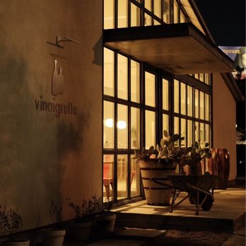 Vinaigrette - Outdoor entrance - Salad Near Me - Austin, Texas Vinaigrette - Outdoor entrance - Salad Near Me - Austin, Texas