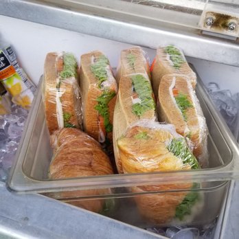 Turtle Bay Golf - A food cart come around a few times selling food and drinks. - Golf Near Me - Kahuku, Hawaii Turtle Bay Golf - A food cart come around a few times selling food and drinks. - Golf Near Me - Kahuku, Hawaii
