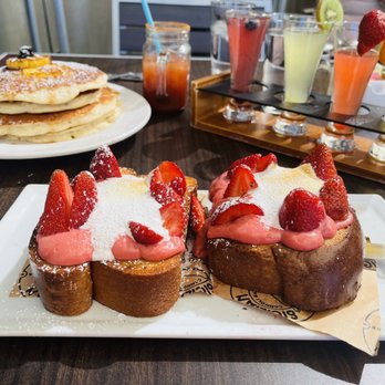 Hash Kitchen - Strawberry shortcake french toast - Breakfast & Brunch Near Me - Peoria, Arizona