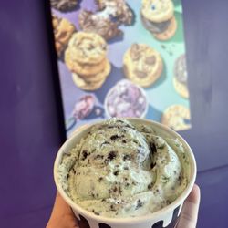 Insomnia Cookies
