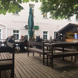 Restaurace v parku