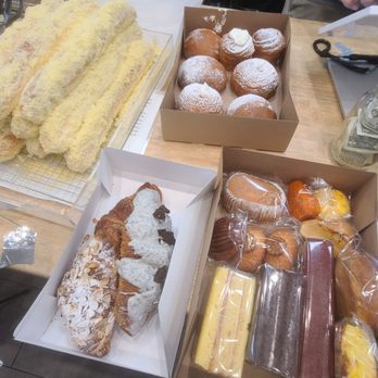 Concerto Bakery - Bakeries Near Me - Los Angeles, California