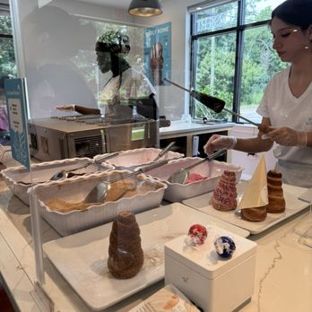 Kurly Kürtősh Café - Desserts Near Me - Nutley, New Jersey