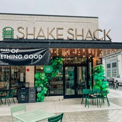 Shake Shack Tuscan Village - Exterior