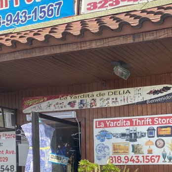 La Yardita Thrift Store - Closeup of front door and signage - Thrift Stores Near Me - Los Angeles, California La Yardita Thrift Store - Closeup of front door and signage - Thrift Stores Near Me - Los Angeles, California