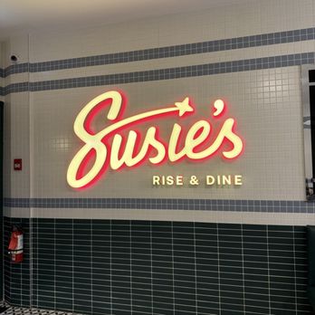 Susie's Rise & Dine - Decor - Diners Near Me - Toronto, Ontario Susie's Rise & Dine - Decor - Diners Near Me - Toronto, Ontario