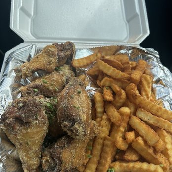 Wing Castle - king special combo garlic parm - Chicken Wings Near Me - Lewisville, Texas Wing Castle - king special combo garlic parm - Chicken Wings Near Me - Lewisville, Texas