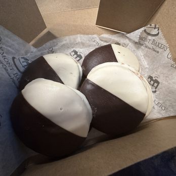 Oakmont Bakery - Bakeries Near Me - Oakmont, Pennsylvania Oakmont Bakery - Bakeries Near Me - Oakmont, Pennsylvania
