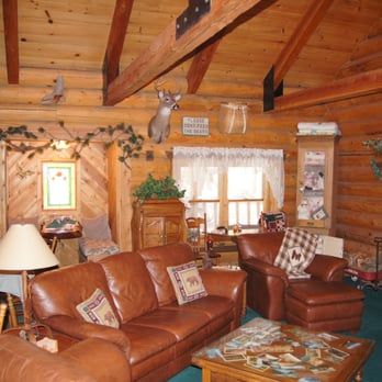 Eagle's Nest Bed & Breakfast - living room - Big Bear Lake, CA