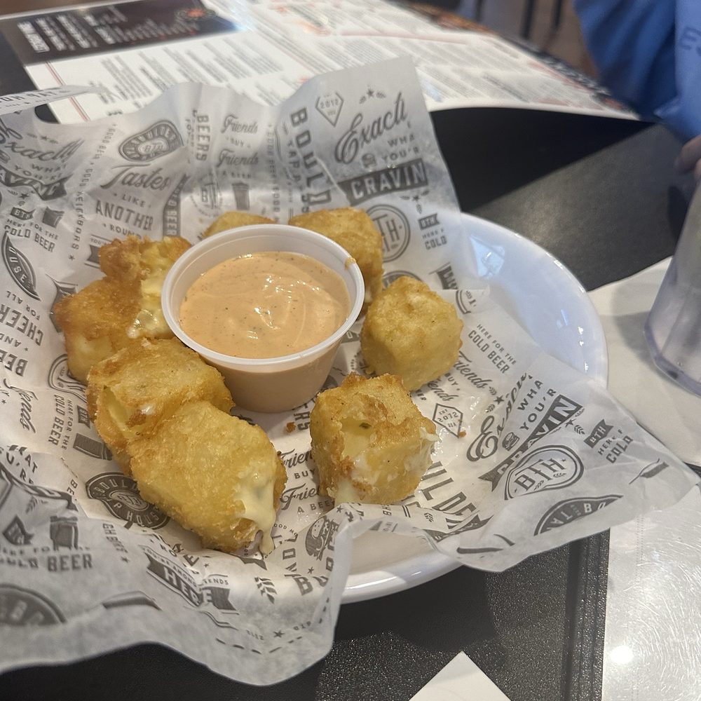 Boulder Tap House - Cheese curds - Sports Bars Near Me - Ankeny, Iowa