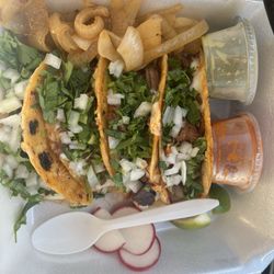 Taqueria "El Buen Sabor" - Note the grilled onions up top, nice add