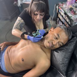 Neck tattoo! Neck tattoo!
