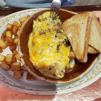 Another Broken Egg Cafe - Supreme omelette - Breakfast & Brunch Near Me - Clearwater Beach, Florida
