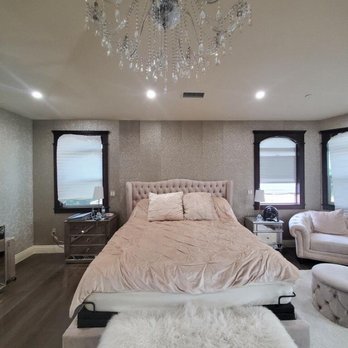 3J Wallpaper and Paint - Gold glitter wallpaper - Wallpapering Near Me - Los Angeles, California 3J Wallpaper and Paint - Gold glitter wallpaper - Wallpapering Near Me - Los Angeles, California