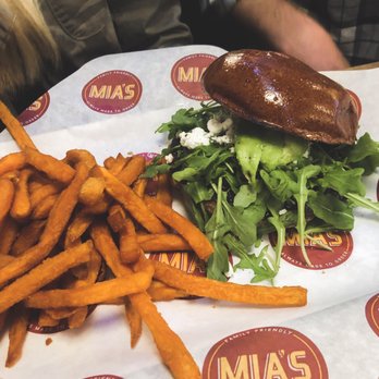 Mia's Table - Turkey burger with arugula - American Near Me - Shenandoah, Texas Mia's Table - Turkey burger with arugula - American Near Me - Shenandoah, Texas